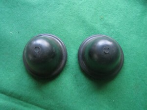 VW Golf 1 + Golf 1 Cabrio Gummi Abdeckung für Stoßdämpfer Kofferraum