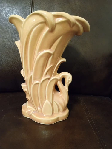 McCoy Art Ceramic Swan Vase, Beige 1956.