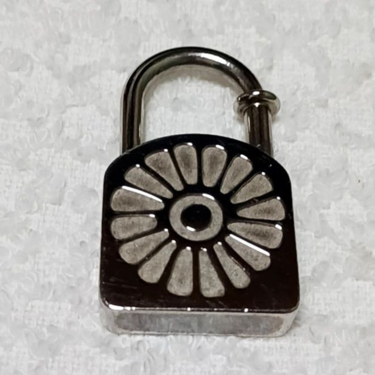 HERMES Cadena Sunflower 1994 Charm Silver 25g 3.6x2.1cm Vintage