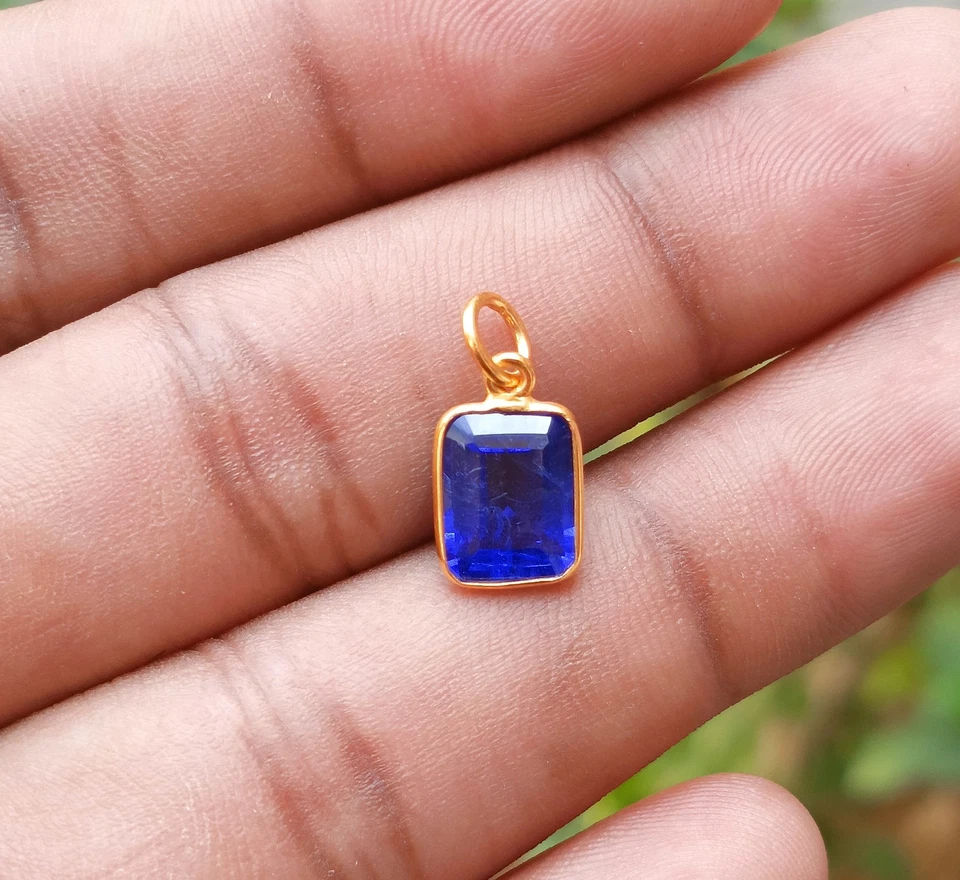 Natural Sapphire Charm Gemstone Charm, 18K Solid Gold Handmade Necklace Pendant - Image 3 of 4
