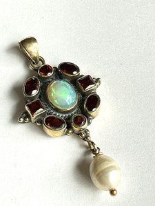 Authentic MODERN 9CT GOLD PLATED SILVER FIERY OPAL, GARNET AND PEARL PENDANT
