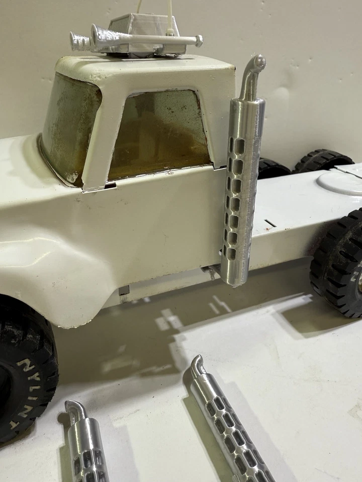 2 new silver mufflers Nylint Pressed Steel semi tuck. Tractor trailer - Image 3 of 4