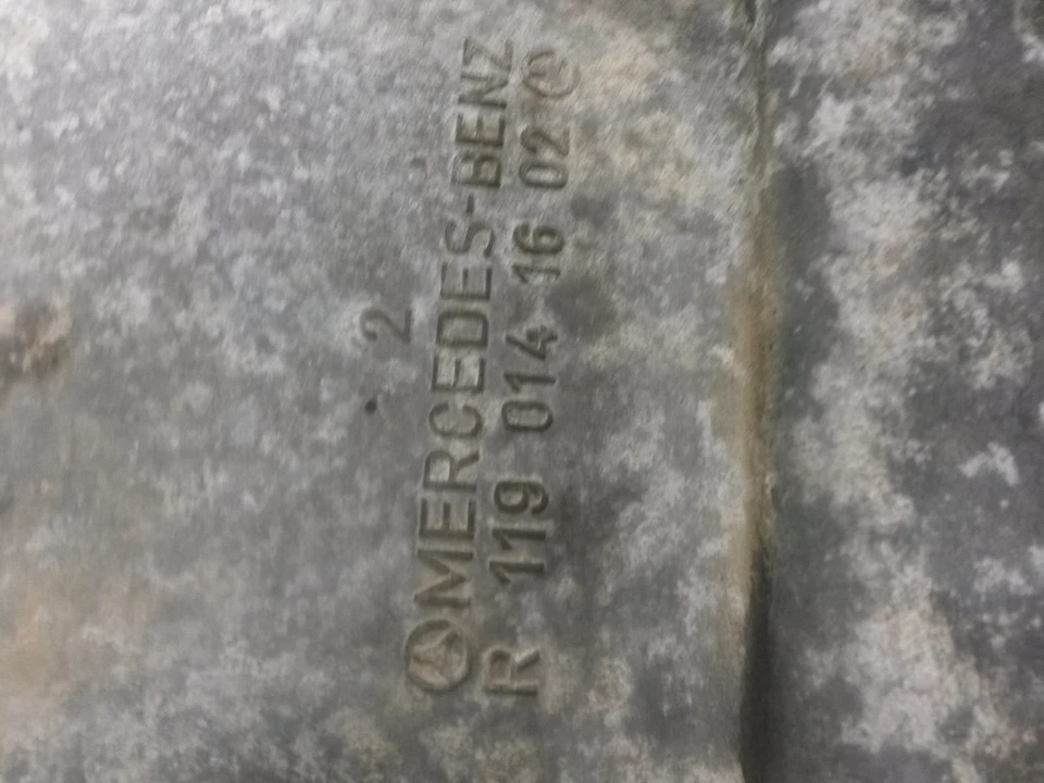 Upper Engine Oil Pan From 1994 Mercedes-Benz E500  4.2 1190141602 - Image 3 of 4