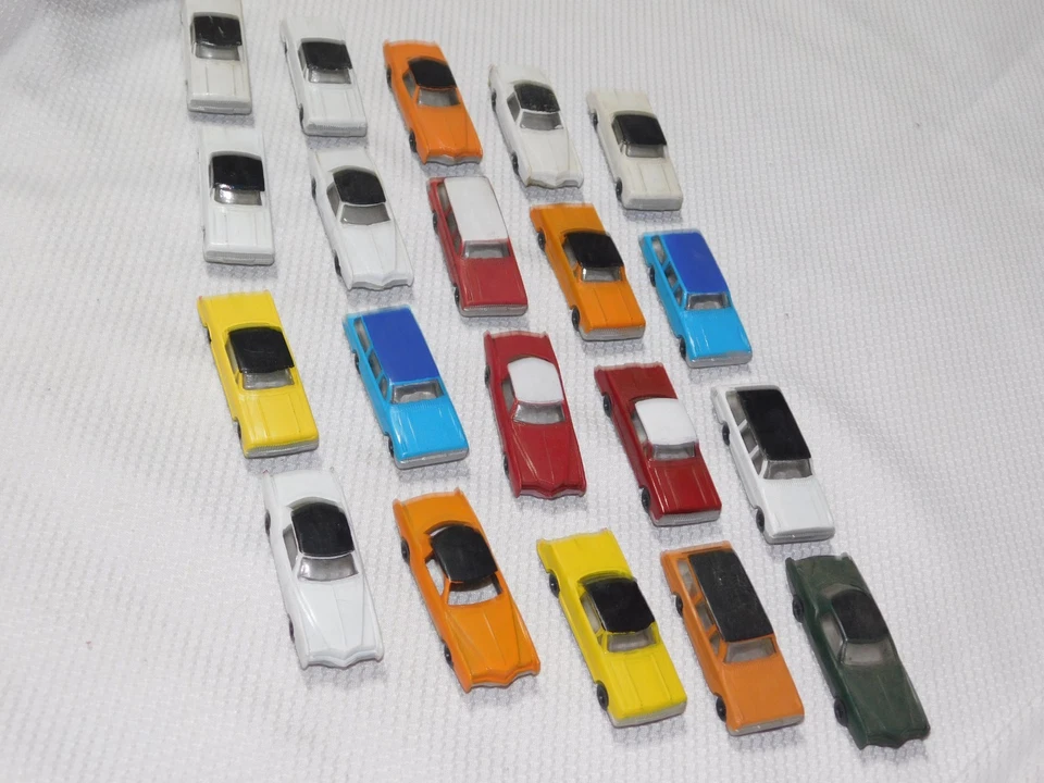 Lot of 20 HO Scale Vehicles Honk Kong 1/87 Plastic Vintage - Image 2 of 4