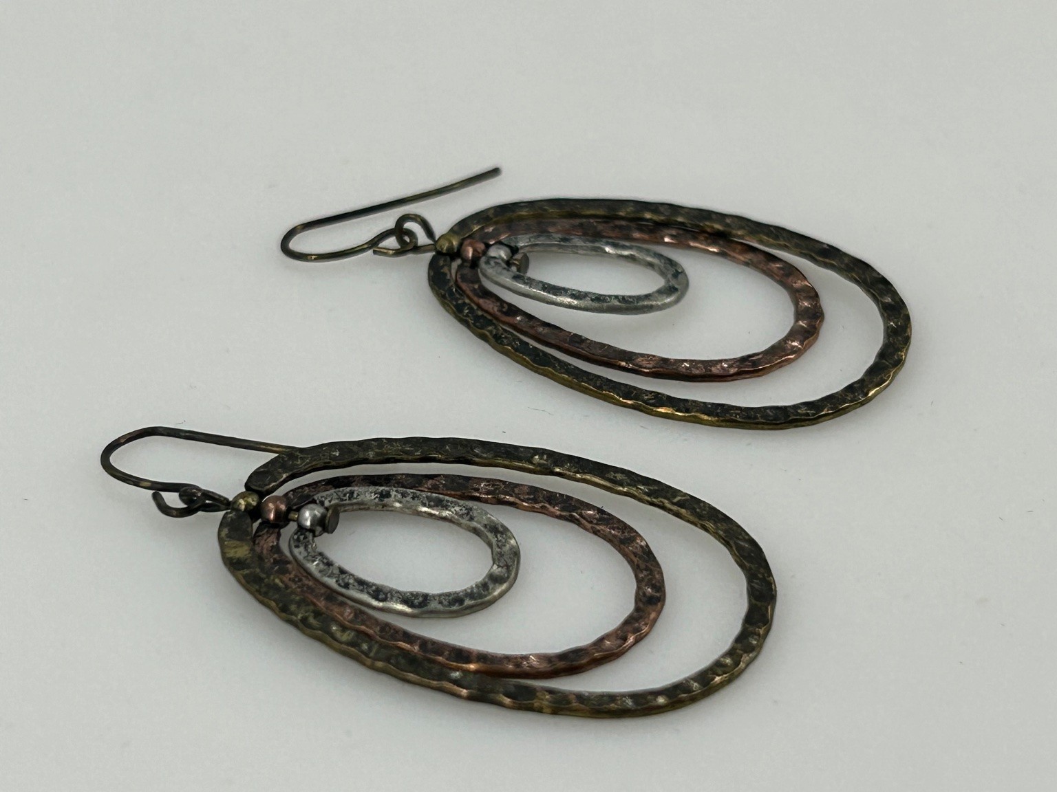 Multi-tone Hammered Nested Oval Dangle Drop Earri… - image 4
