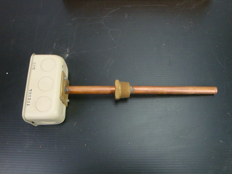 Invensys BARBER-COLMAN Part # TS-5211 TEMPERATURE Sensor -NEW in BOX - Image 2 of 4