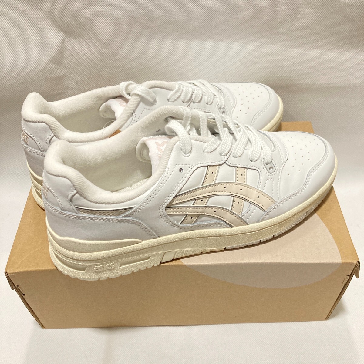 ぴー EX89 | Unisex | White/Pale Oak | Sportstyle Shoes | ASICS