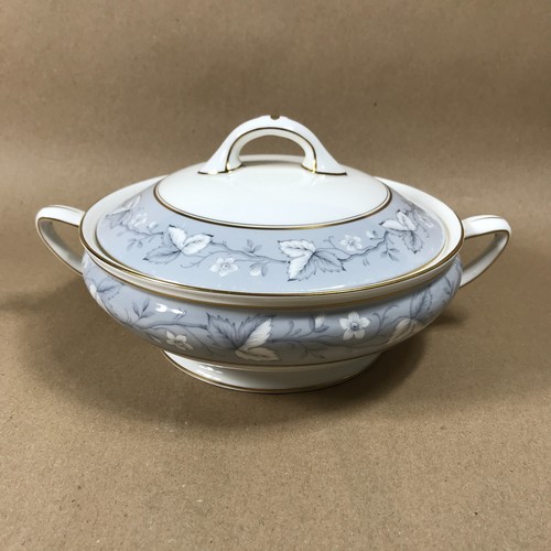 Royal Doulton Queensbury Vegetable Tureen with Lid H4898 Diameter 21.5cm / 8.46"