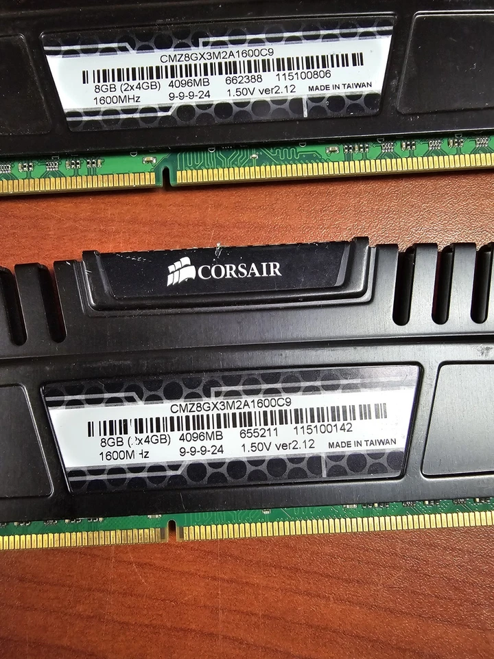 12GB (3x4GB) Corsair CMZ8GX3M2A1600C9 PC3-12800U DDR3-1600MHz non-ECC Unbuf RAM - Image 2 of 3