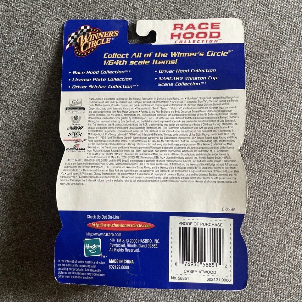 Casey Atwood #19 NASCAR 1:64 Dodge Winners Circle Race Hood Collection Die Cast Foto 4 de 4