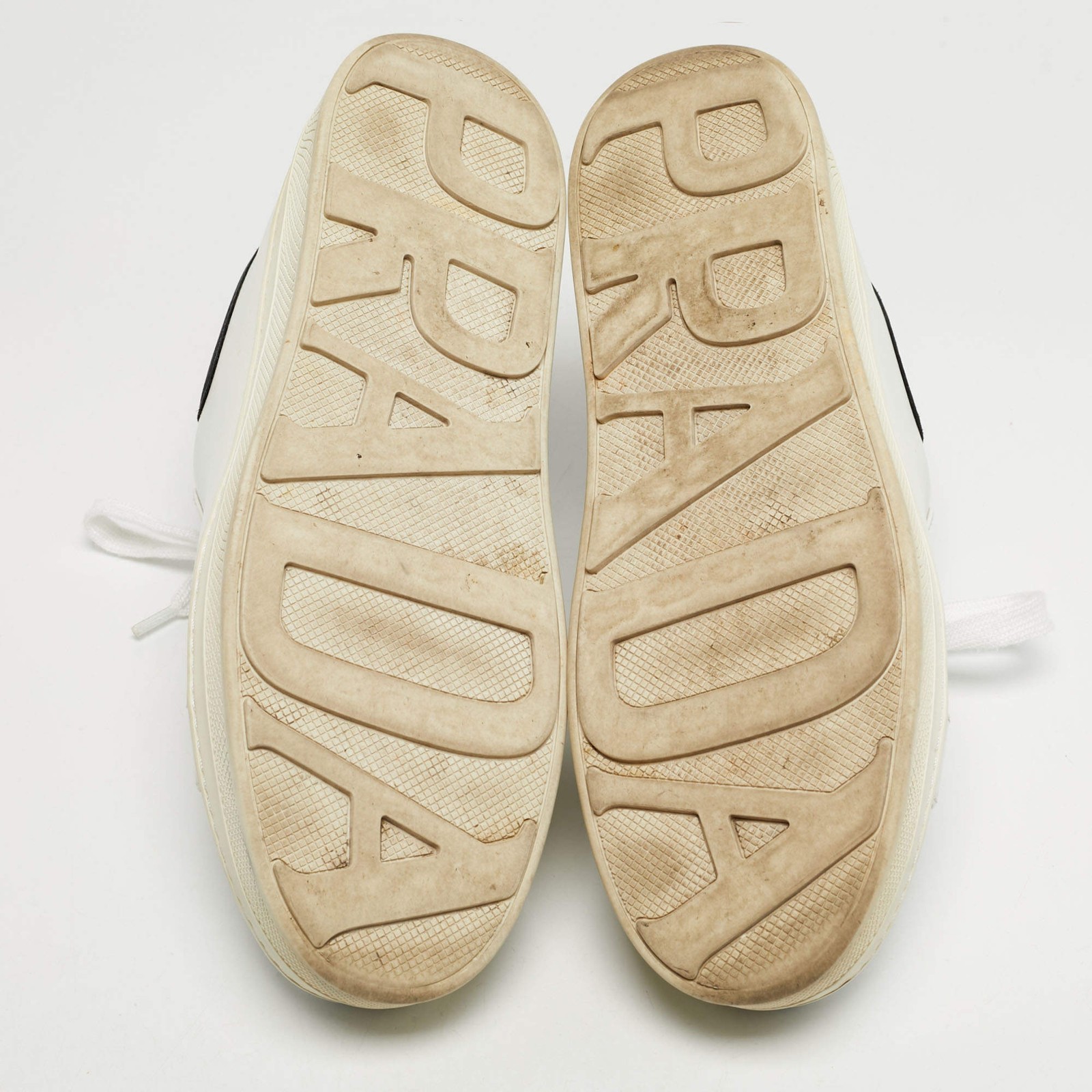 Prada WhiteBlack Leather Lace Up Low Top Sneakers Size 38.5 thumbnail 6