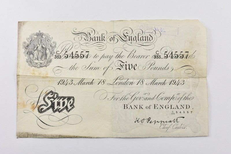 1943 England 5 Pound Note White Fiver WWII a6561