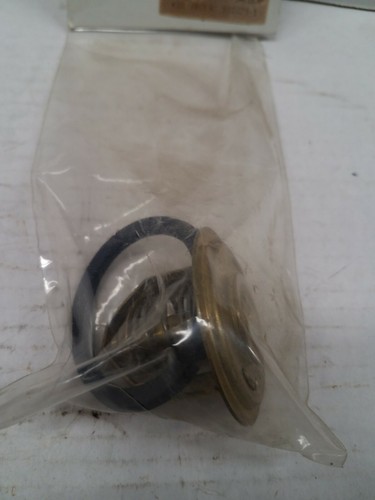 876097 VOLVO OEM THERMOSTAT KIT AQ90 AQ130 "FAST-N-FREE - Picture 2 of 5