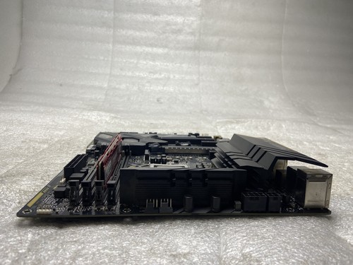 ASUS TUF Gaming Z490 Plus WiFi ATX LGA 1200 w/ i5-10400 2.9GHz 8GB RAM - Afbeelding 6 van 7