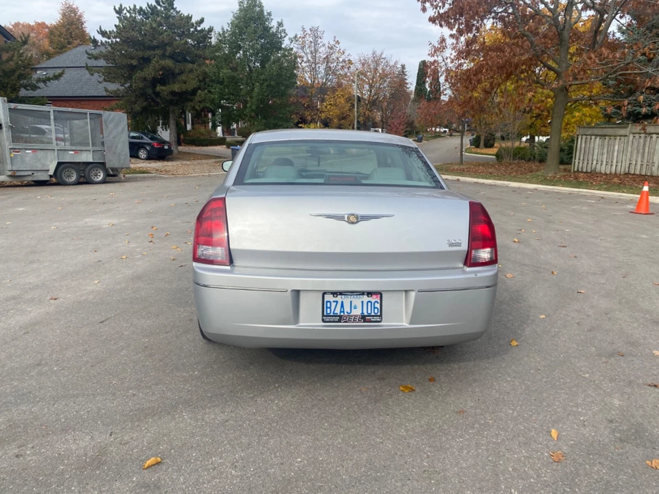 Chrysler: 300 Series - Image 4 of 4