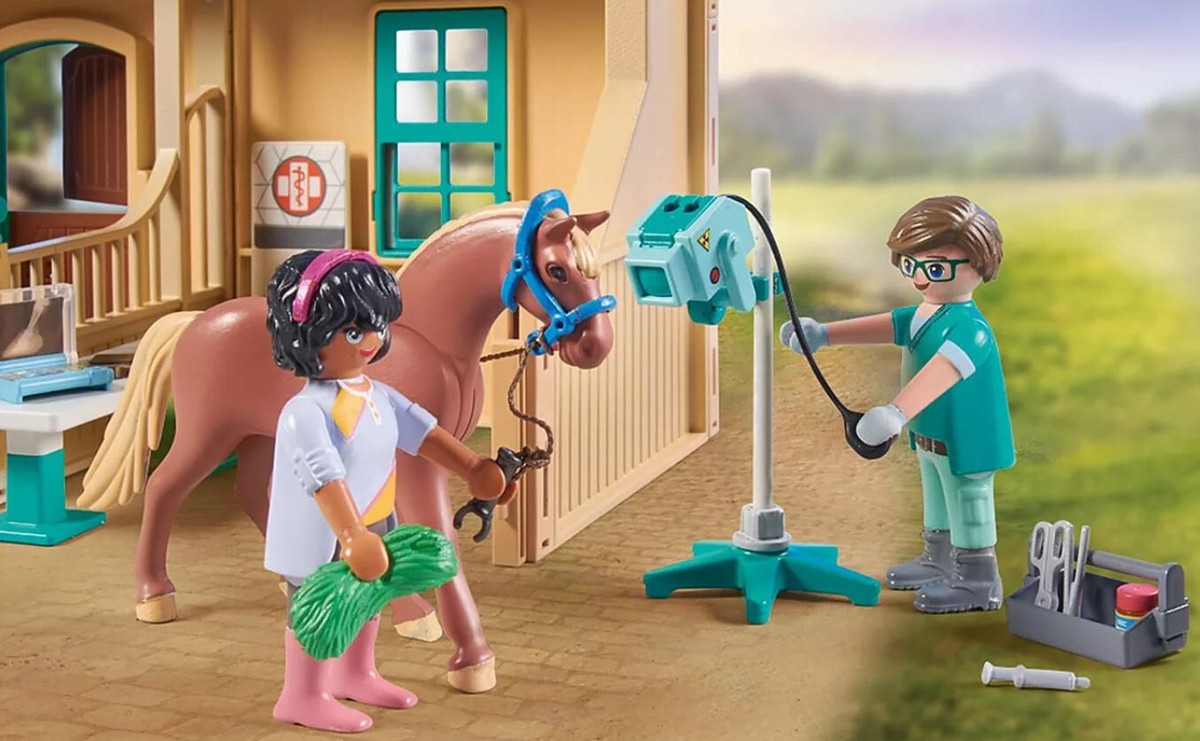 Playmobil Horses Of Waterfall Series Set 71352 Horce Vet Stable
