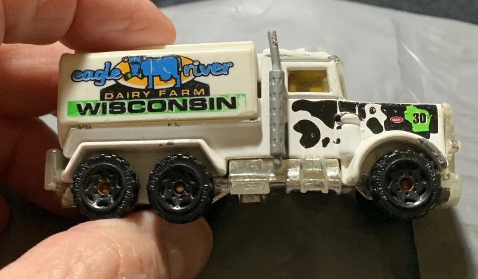 Vintage 1981 Matchbox Peterbilt Wisconsin Toy Truck ~ Eagle River Dairy Farm - Image 3 of 4