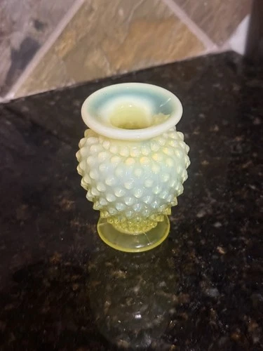 Vintage Fenton Uranium hobnail topaz Vaseline Opalescent Bud Base, ~3.25” Tall