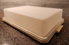 Vintage Tupperware Rectangle Cake Taker Carrier Harvest Gold No Handle 622-7 USA