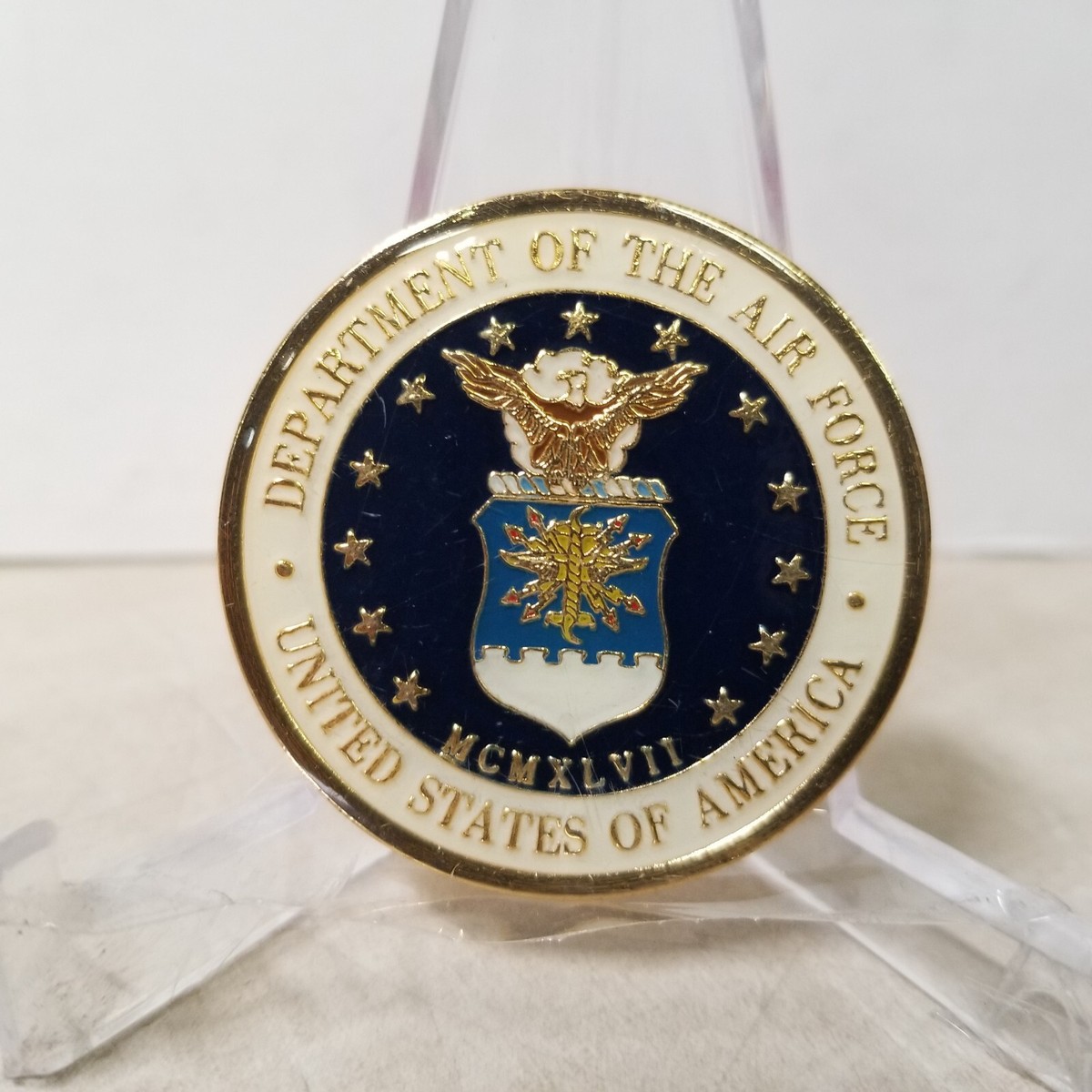 アメリカ米軍　メダル付フォトフレーム Amazon.com - Challenge Coin Display Frame with 4x6 Inch