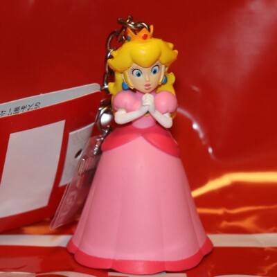 SUPER NINTENDO WORLD Princess Peach Mascot Keychain Figure USJ