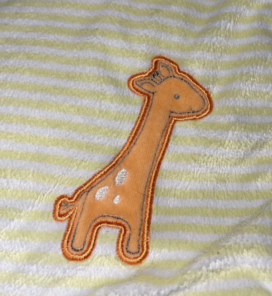Cobertor de bebê Carters girafa pontos cinza laranja listras amarelas Child Of Mine 40x30 - Imagem 2 de 4