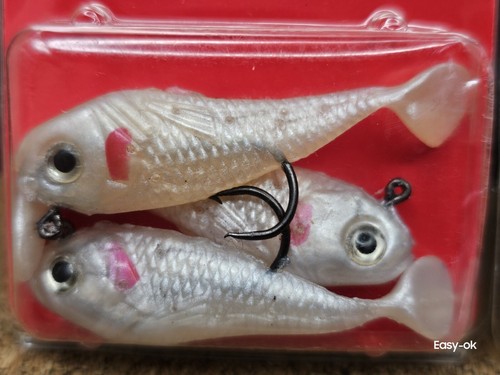 2 Pack -Zoom Shimmer Shad / Pre- Rigged 3-Pack / 1.5" Pearl Iridescent / 8162403 - Picture 4 of 8
