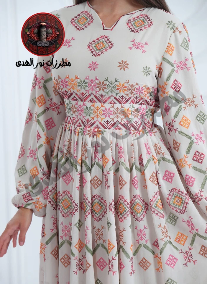 Thobe bordado para mujer TATREEZ palestino tradicional beige herencia Foto 2 de 4