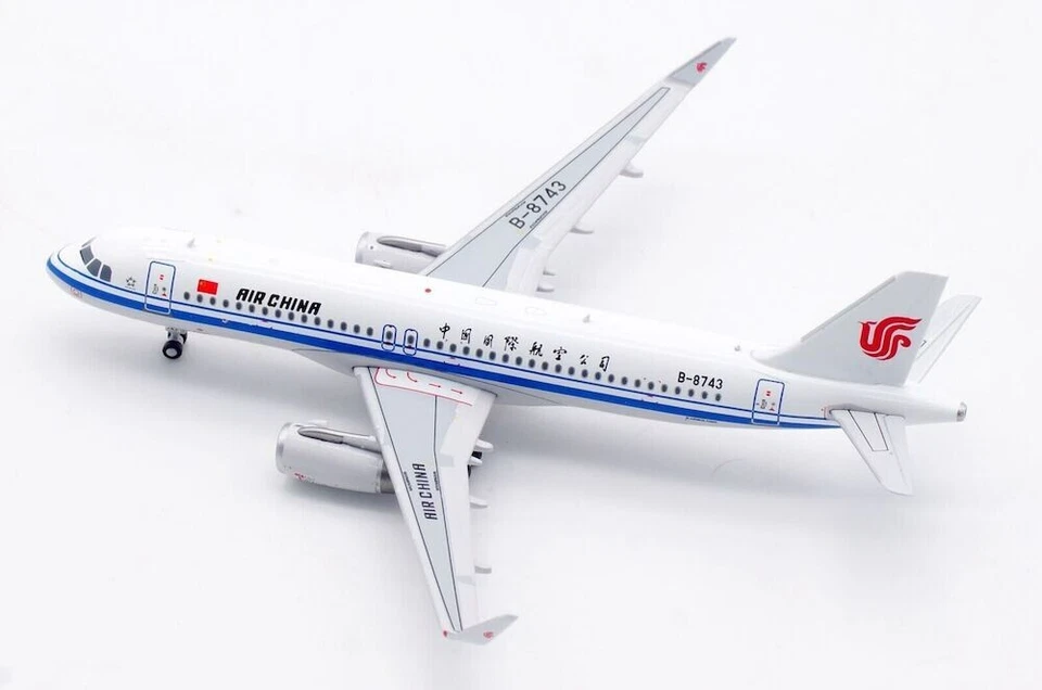 Air China / Airbus A320 / B-8743 / AV4167 / 1:400 - Image 2 of 4