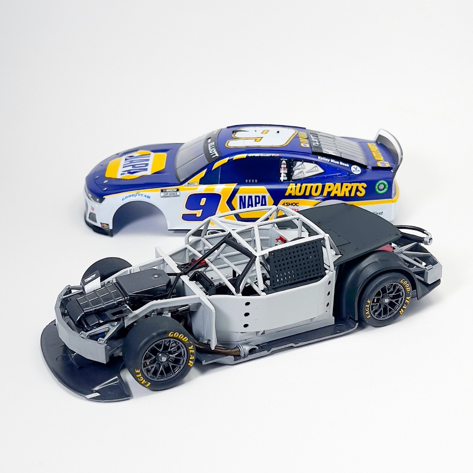 Modellino NASCAR 1:24 – Chase Elliott #9 Hooters 2024 – Lionel Nuovo! - Foto 2