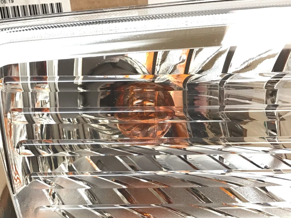 Jeep Liberty 2009-2012 conjunto de lámpara giratoria delantera para pasajero derecho nuevo OEM Foto 3 de 4