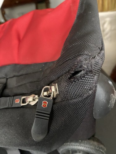 Victorinox Swiss Army E-motion 360 Black & Red 22" Wheeled Backpack Luggage - Picture 7 of 7