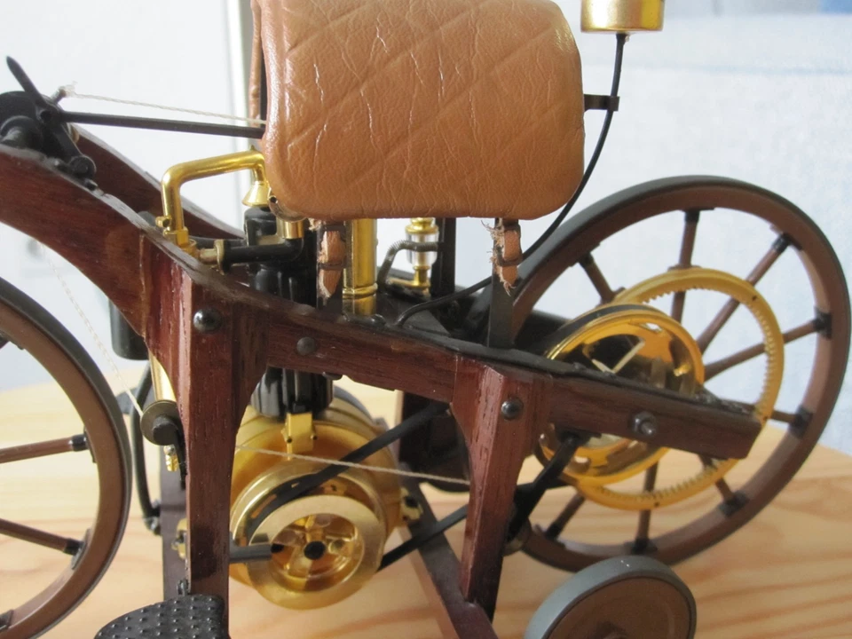 Franklin Mint Daimler Reitwagen von 1885 mit Originalbox 1:8 ! nicht 1:18 selten - Bild 4 von 4