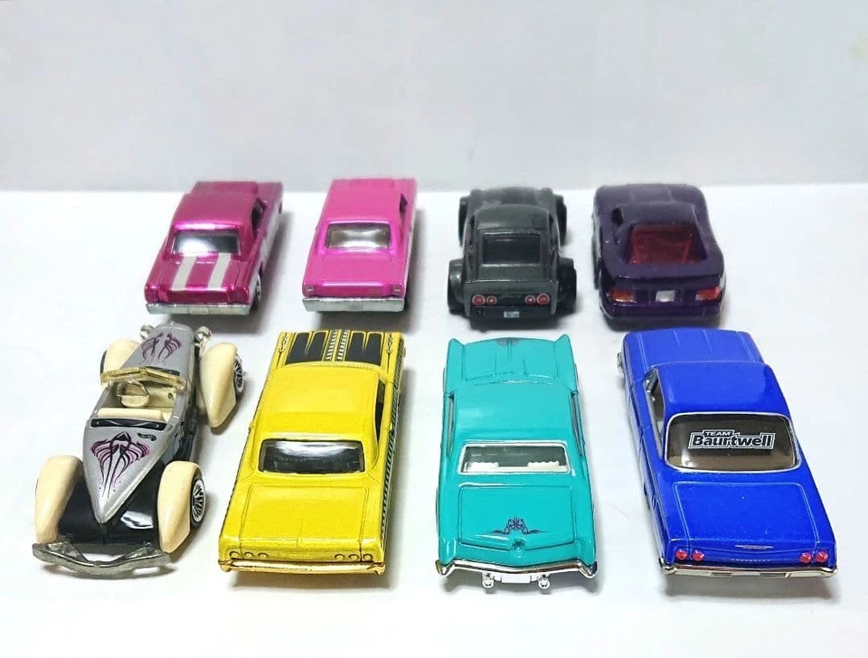 Hot Wheels scala 1/64 auto pressofuse set 8 auto vintage - Immagine 2 di 4