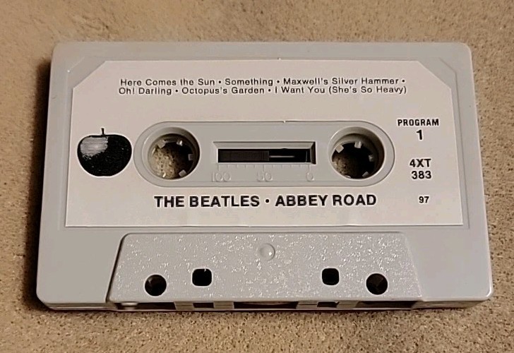 THE BEATLES: ABBEY ROAD (Cassette Tape, Apple Records) [4XT-383 