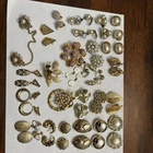 costume jewelry lot vintage gold Tone Clip Earrings /misc