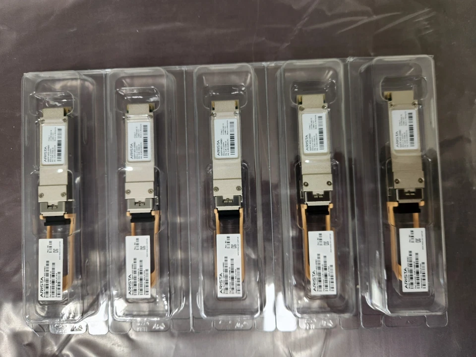 ARISTA QSFP-40G-SRBD  Gbase Optical Transceiver  XVR-10066-20   - Image 2 of 4