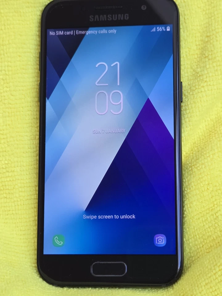 Samsung Galaxy A3 (2017) SM-A320FL Smartphone Mobile UNLOCKED 16GB Android Black, photo 1 of 5