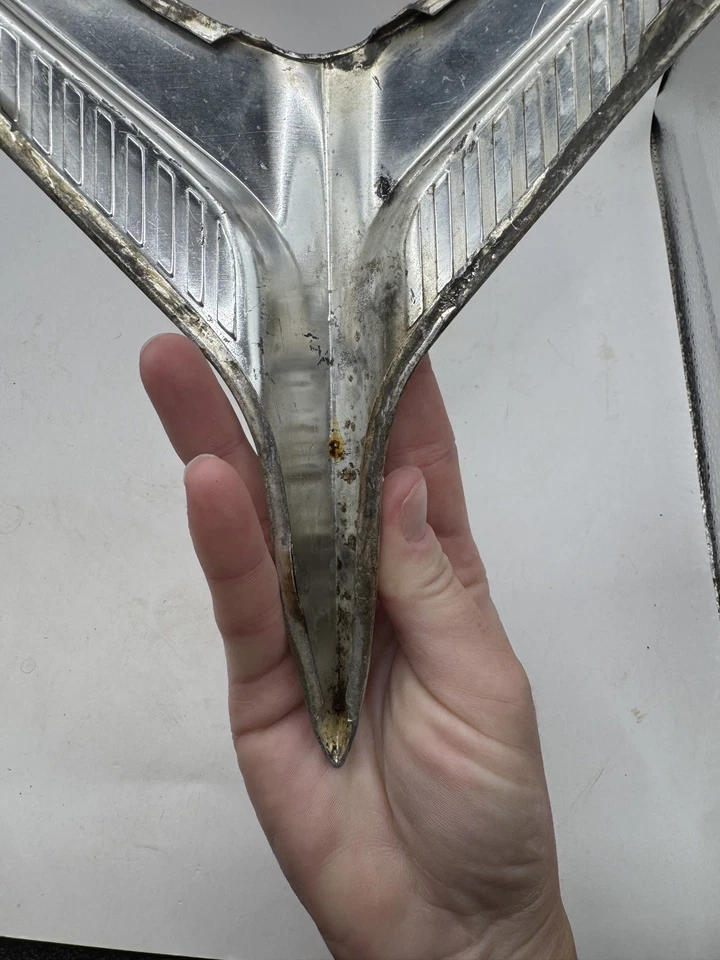 Chevrolet 1960 moldura lateral Jet Bird Chevy Bel Air El Camino pieza original OEM Foto 4 de 4