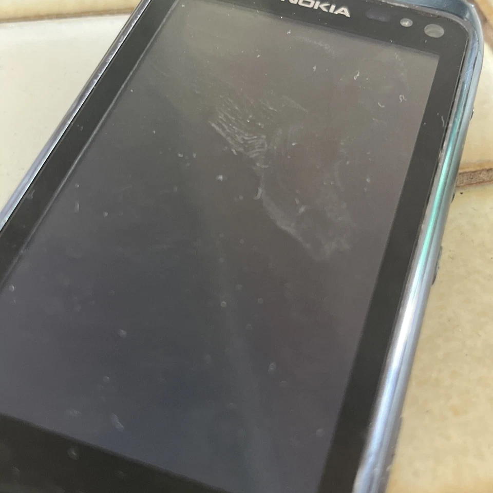 Original Nokia N8 3G WIFI GPS 12MP 3.5" Gamimg Touchscreen Symbian CameraPhone - Image 4 of 4