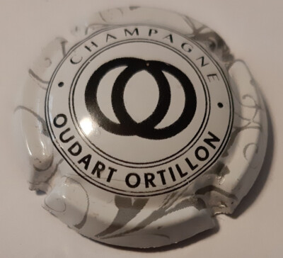 Champagnerkapsel Oudart-Ortillon Weiß und Schwarz Nr. 13