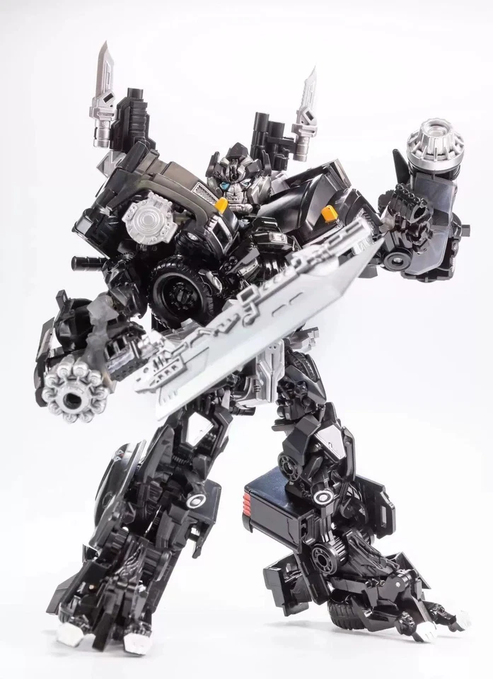 Baiwei Deformation TW-1026 Weapon Master (not-Ironhide) - DLX ver - Image 2 of 4