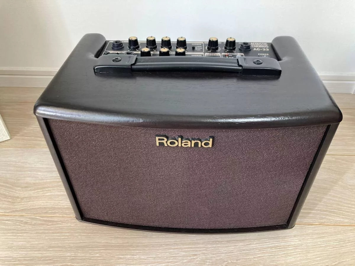 ROLAND AC-33 ACOUSTIC CHORUS Stereo amplifier Acoustic Guitar Amplifier Used