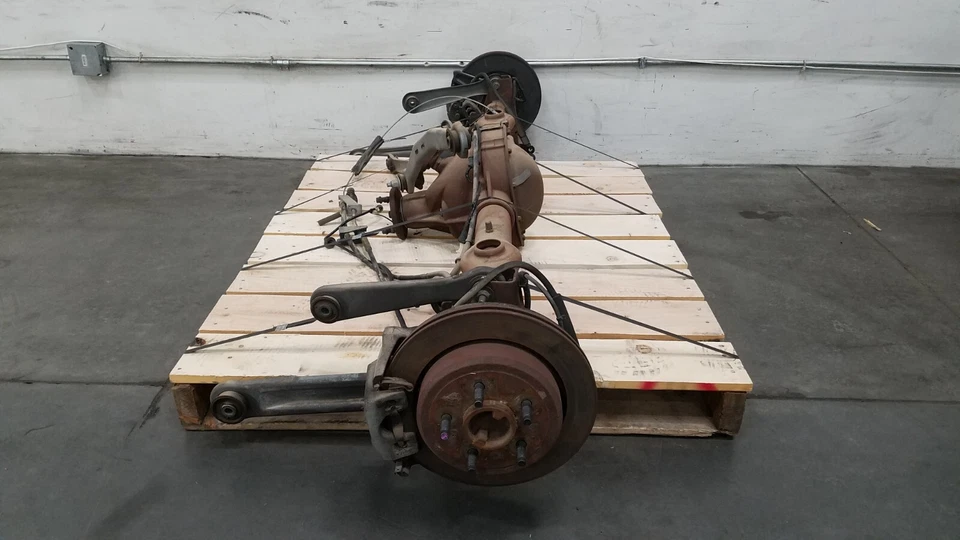 Conjunto de eje de freno de disco trasero Grand Marquis/Corwn Vic Victoria 2007 #9684 A-4 Foto 2 de 4