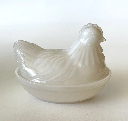 Small Vintage Milk Glass Chicken and Hen On A Nest Bowl, Candy Dish 4.5" wide