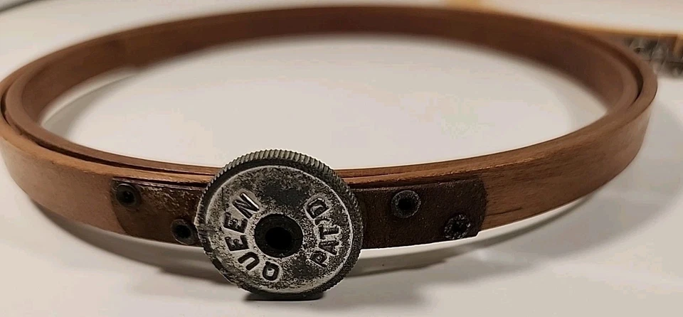 Antique Vtg 6" QUEEN Wood Embroidery Hoop Tension Wheel Dial Felt Lined USA - Image 2 of 4