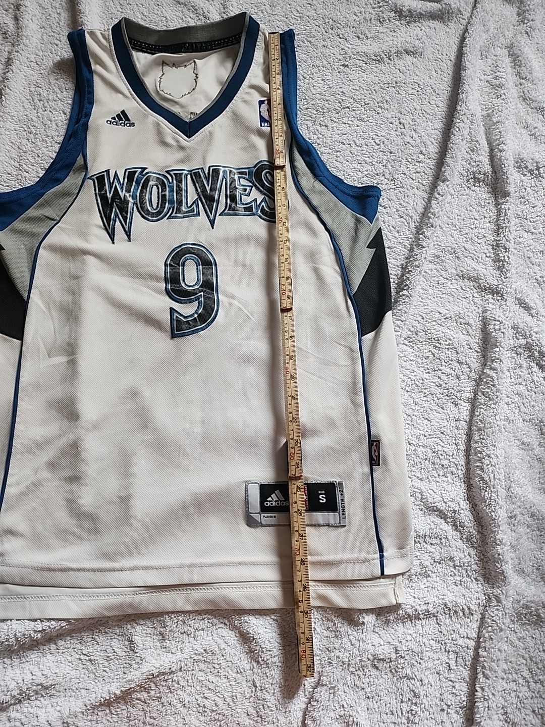 Adidas Vintage Wolves White Basketball Vest - Size Small image 10