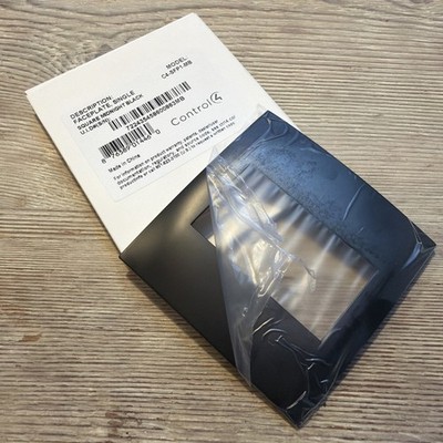 Control4 Square traditionelle einzelne Abdeckplatte (Midnight Mattschwarz) C4-SFP1-MB