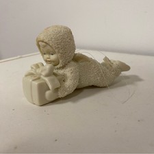 Snowbabies Adorable Cream Baby Figurine with Present Ornament Desk Decor stain 
