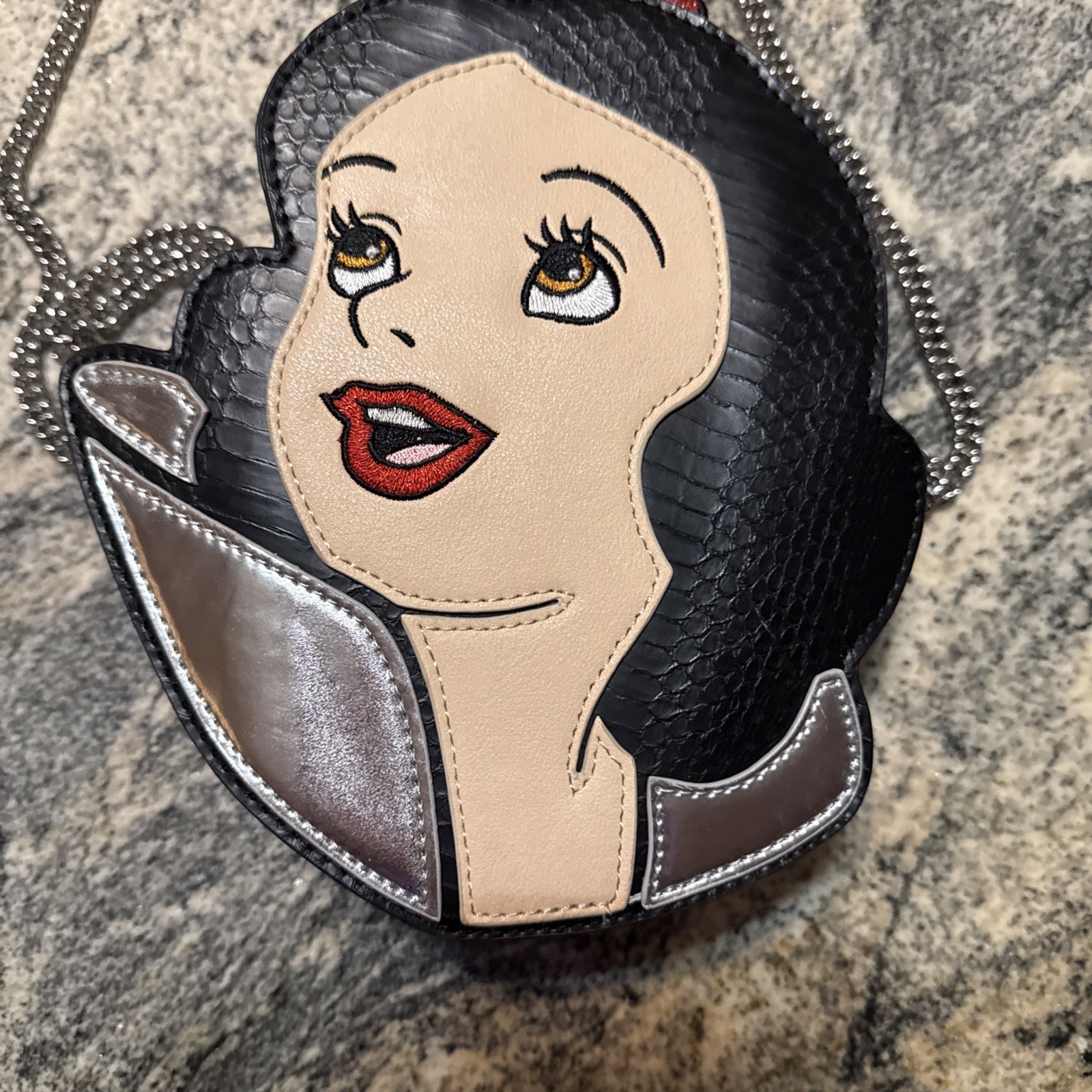 Snow White Purse By Danielle Nicole With Chain St… - image 6